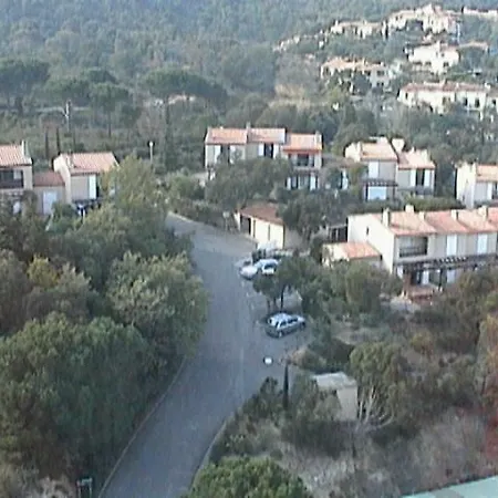 Les Bastidons Rez Jardin No 2 * סן-מקסים
